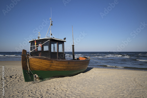 Fischerboot am Strand von Ahlbeck, Usedom, Mecklenburg-Vorpommern