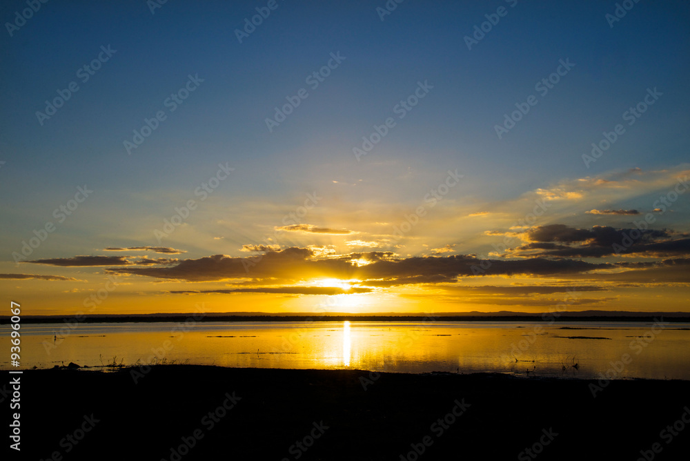 Obraz premium Beautiful Sunset in the Lake Side