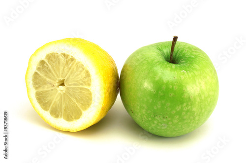 Green apple and half a lemon