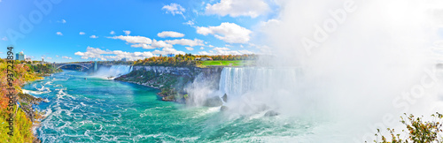 Panorama of Niagara Falls in autumn © Javen