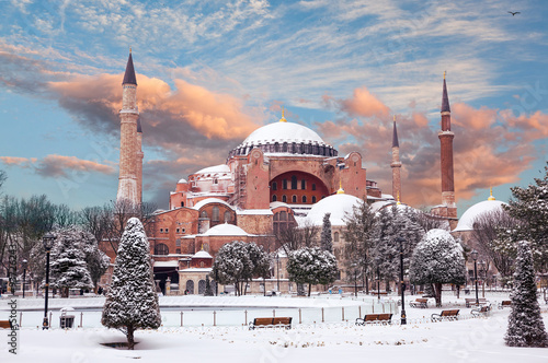 Valokuvatapetti Hagia Sophia in winter