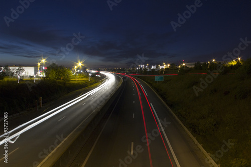 Une route de nuit 3 © thomas_mahe