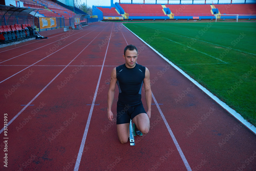Fototapeta premium Athletic man start