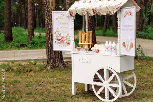 Wedding cart with ice cream