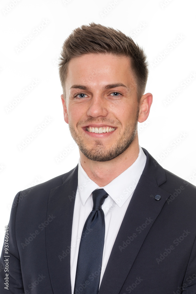 Lächelnder junger Mann im Portrait Lächelnder junger Mann im Portrait