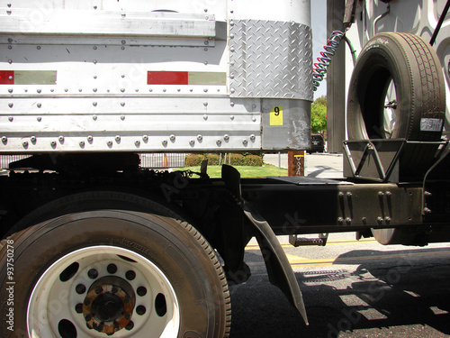 18 wheel semi truck close up photo