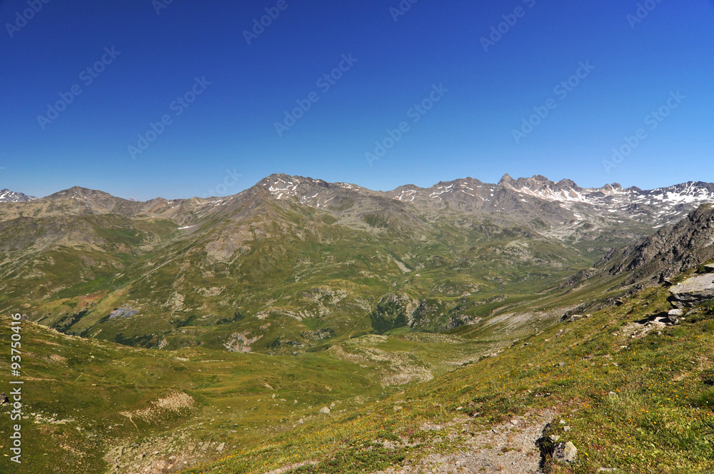 Obraz premium Alpine nature / The Alps are the highest and most extensive mountain range system that lies entirely in Europe, across Austria, France, Germany, Italy, Liechtenstein, Monaco, Slovenia, and Switzerland