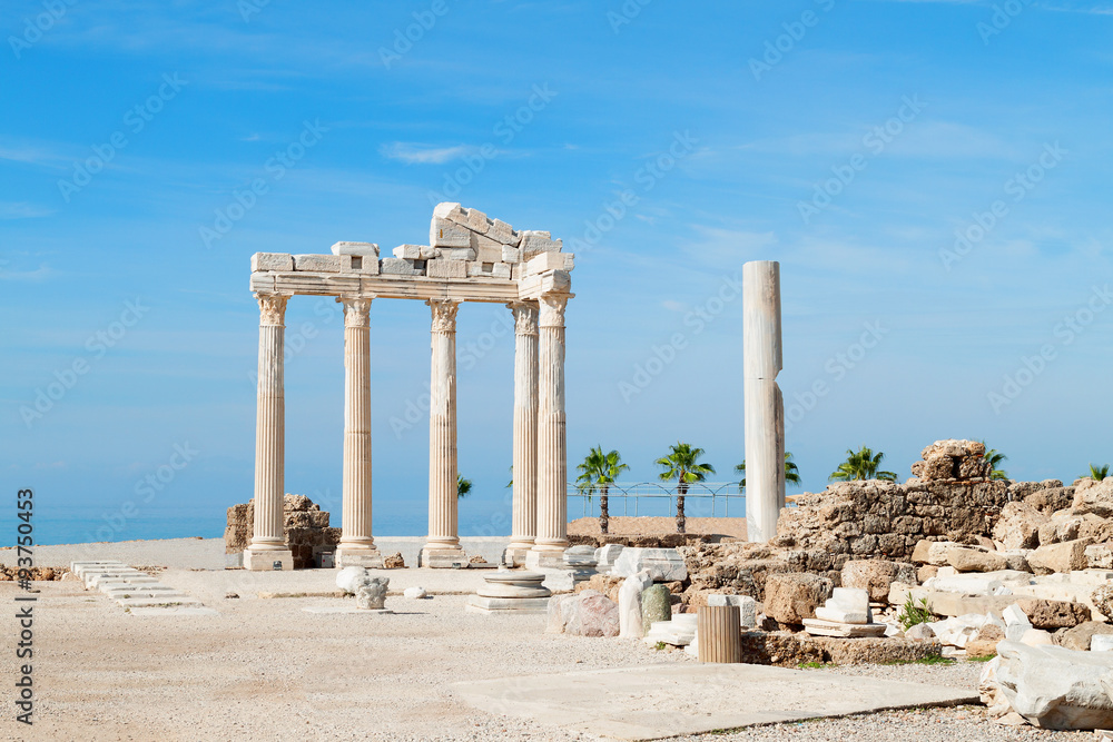 Obraz premium Świątynia starożytnych ruin Apollo, Turcja.