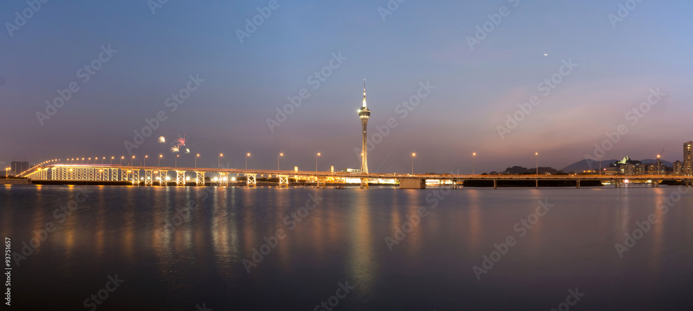 Fototapeta premium The old Macau-Taipa Bridge and Macau tower