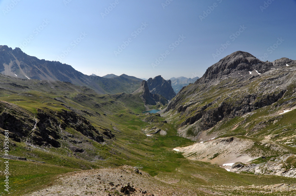 Obraz premium Alpine nature / The Alps are the highest and most extensive mountain range system that lies entirely in Europe, across Austria, France, Germany, Italy, Liechtenstein, Monaco, Slovenia, and Switzerland