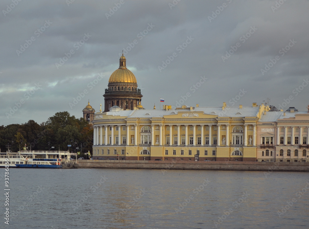 Fototapeta premium Evening in St. Petersburg. River Neva.