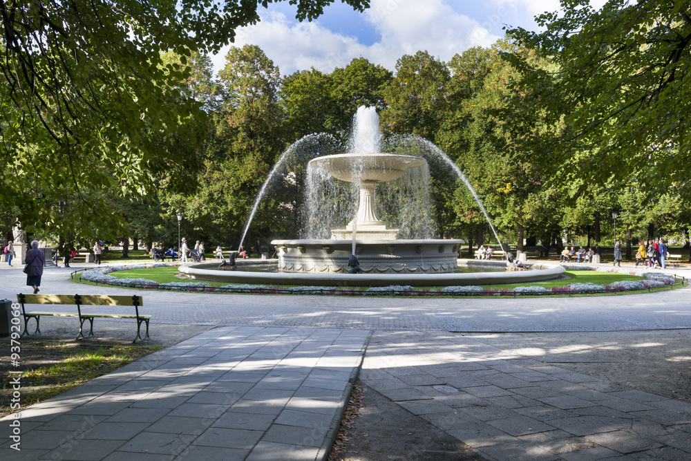 Fototapeta premium Historic fountain in Saski park, Warsaw, Poland