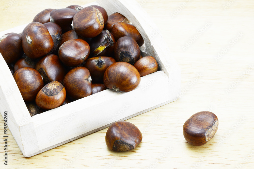 Obraz premium chestnuts