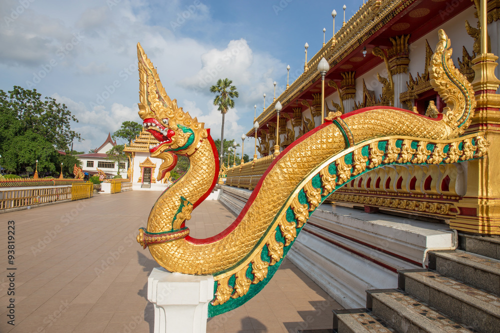 Fototapeta premium King of nagas or Thai gloden dragon