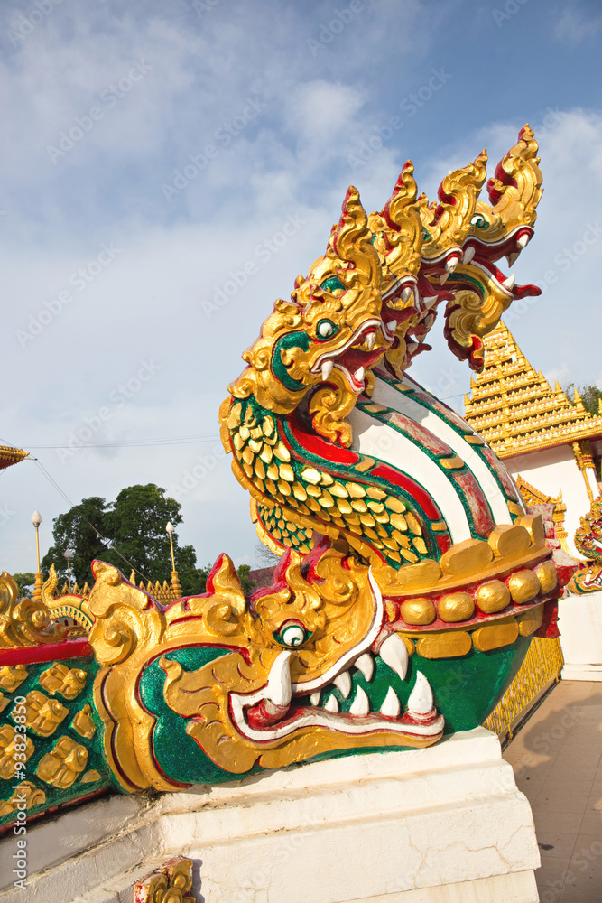 Fototapeta premium King of nagas or Thai gloden dragon