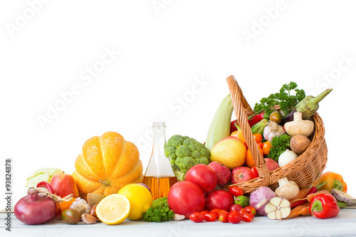 Fototapeta Naklejka Na Ścianę i Meble -  Fresh vegetables and fruit in basket.