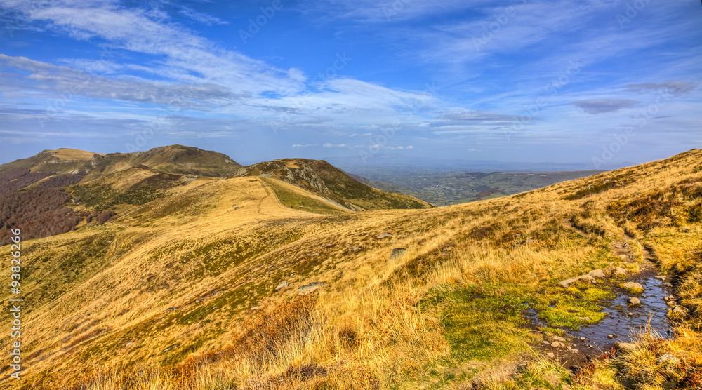Naklejka premium Autumn Landscape in Volcanic Mountains