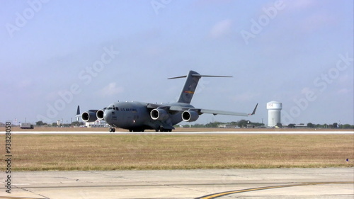 C17 Globemaster taxi and turn HD photo