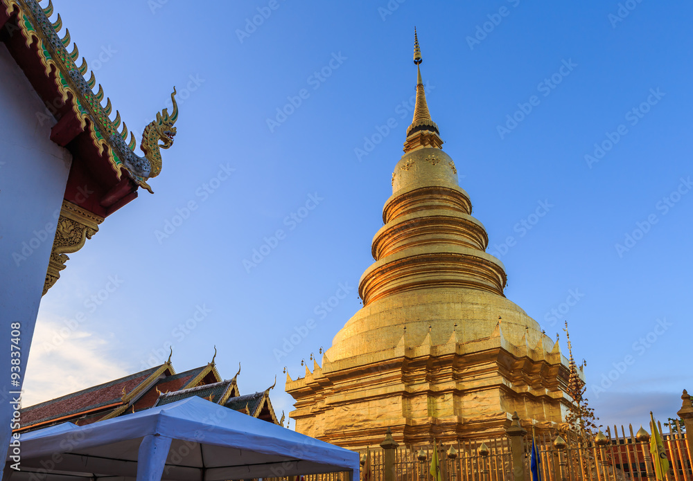 Fototapeta premium Golden temple 