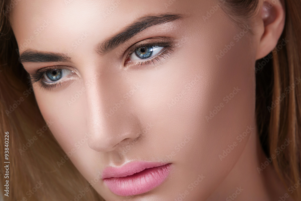 Obraz premium Close up picture of beautiful face