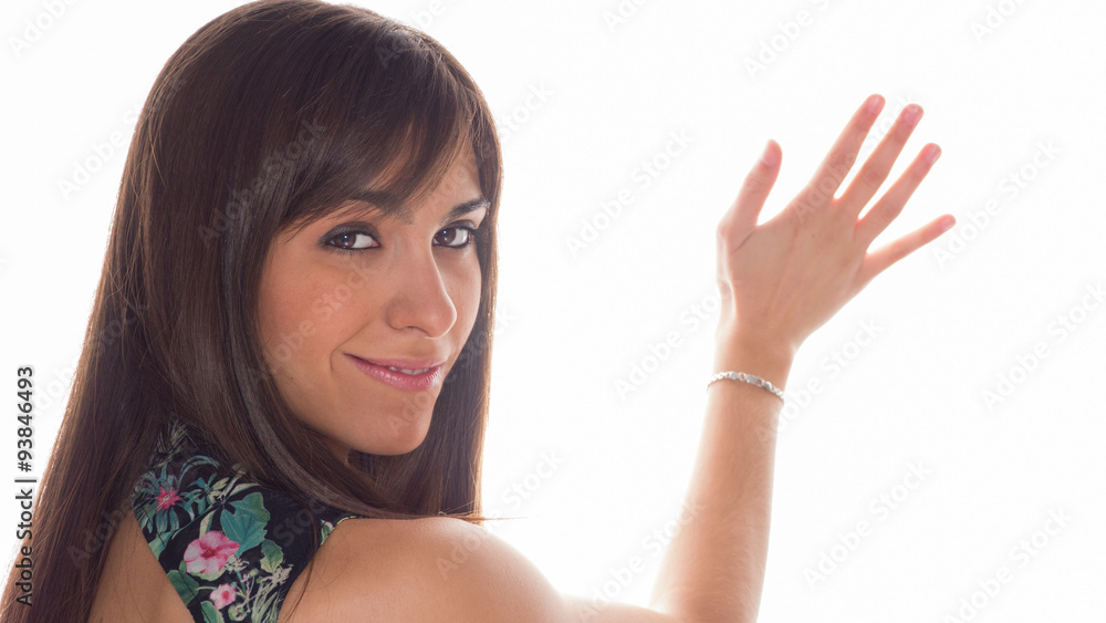 mujer sonriendo a cámara mano fondo blanco mujer sonriendo a cámara mano fondo blanco