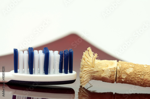 Der Miswak ist eine traditionelle arabische Form der Zahnbürste photo