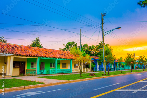 Foto VINALES, CUBA - SEPTEMBER 13, 2015: Vinales is a small town and municipality in the north central Pinar del Rio Province of Cuba