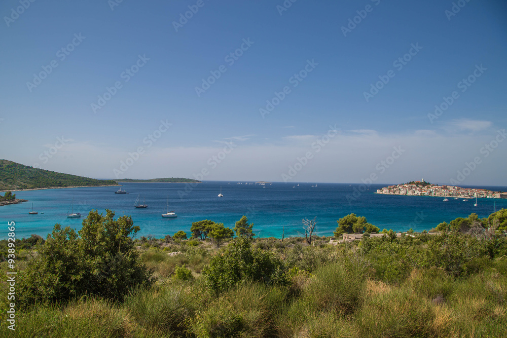 Fototapeta premium Dalmatien, Kroatien Primosten, Traumstrand