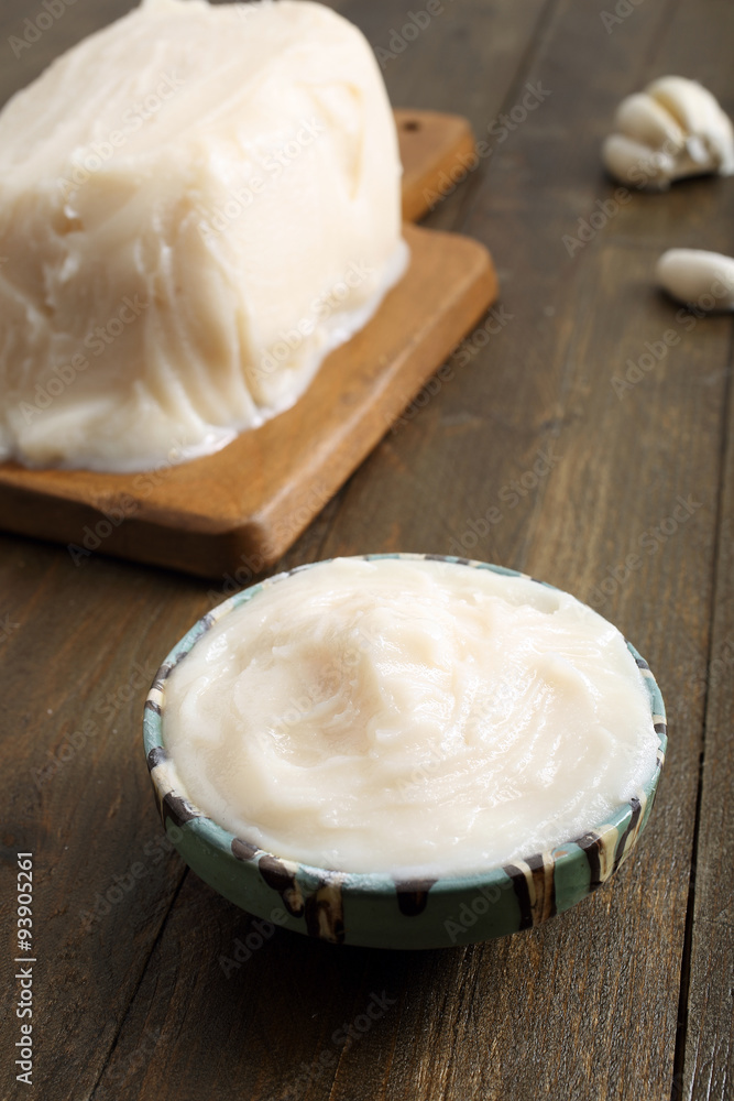 grasso o lardo di maiale sfondo legno rustico grasso o lardo di maiale sfondo legno rustico
