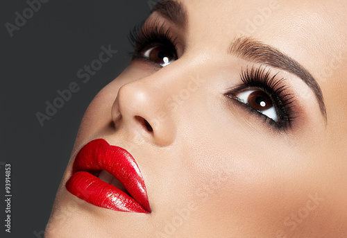 Obraz na plátně Beautiful woman portrait, beauty on dark background ,close up