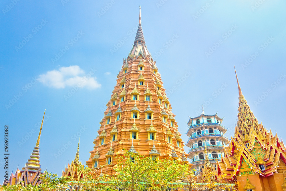 Naklejka premium Bhuddist Pagoda And Temples Travel Place In Thailand