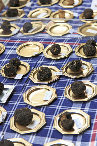 Fototapeta Naklejka Na Ścianę i Meble -  Closeup of black truffles