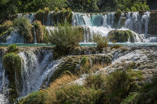 gigantische t  rkise  glasklare Wasserf  lle