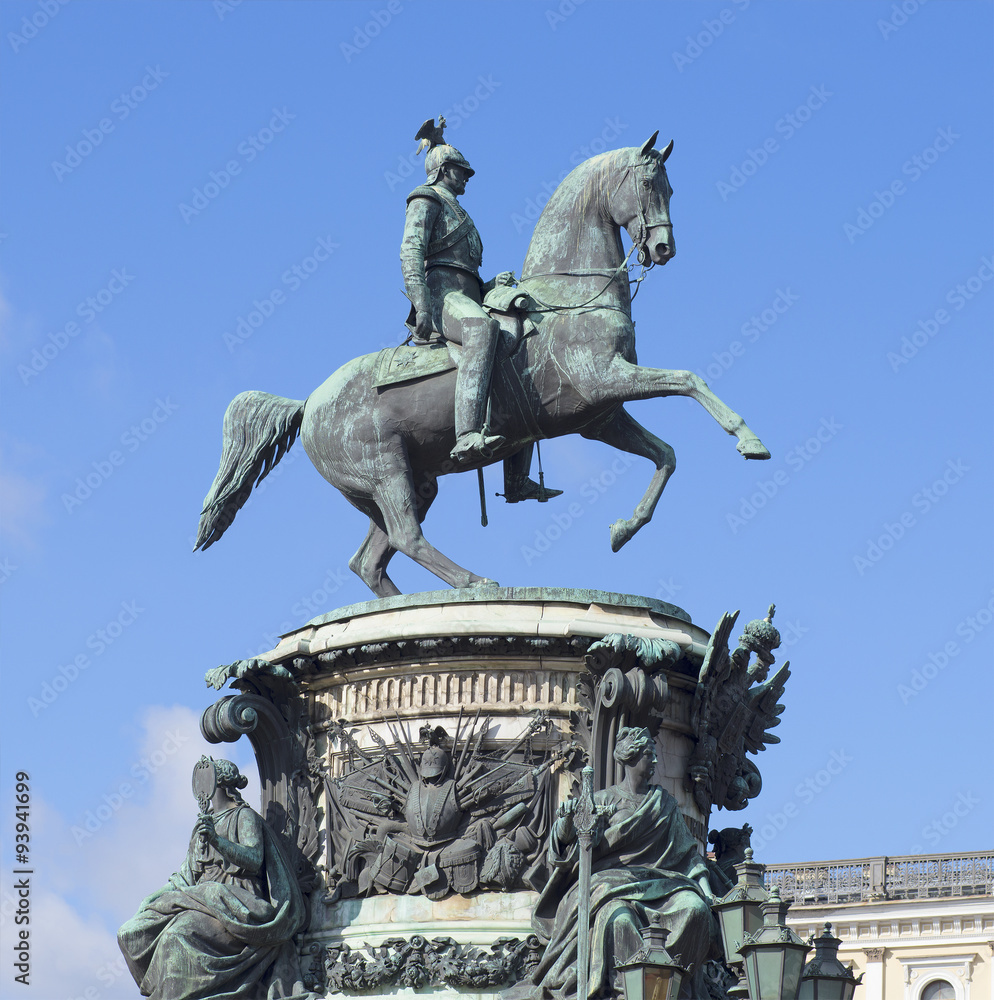 Памятник царю в санкт петербурге. Питер памятники царям. Памятник петру 1 царь-плотник петербург. Памятник петру 1 царь плотник. Астория памятник царю.