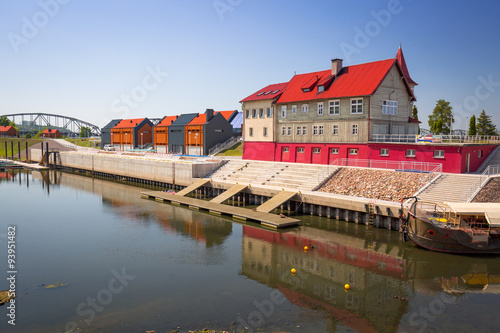 Tableau sur toile Promenade at the Vistula river in Grudziadz, Poland
