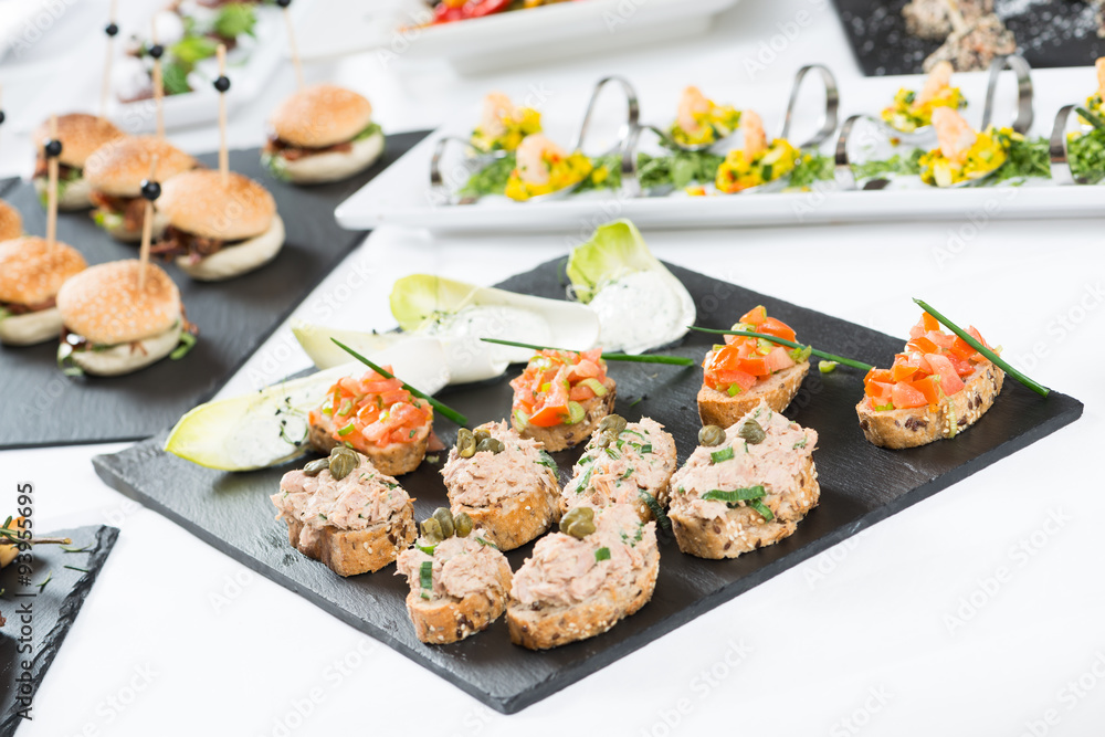 Fingerfood-Buffet in der Gastronomie Fingerfood-Buffet in der Gastronomie