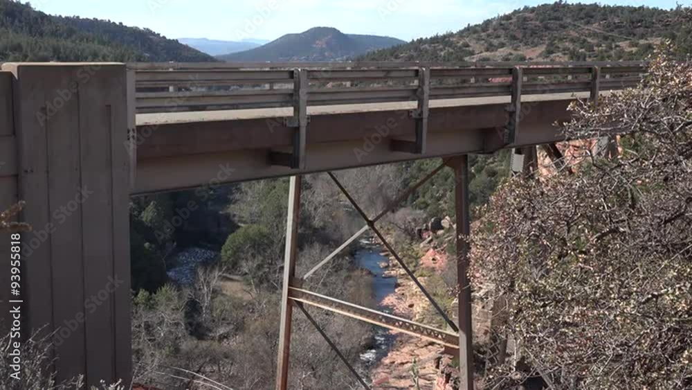 Sedona Arizona car traffic Midgley Bridge establishing 4K 009
