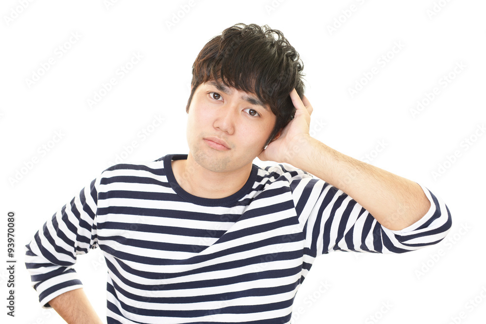 寛ぐ青年 寛ぐ青年