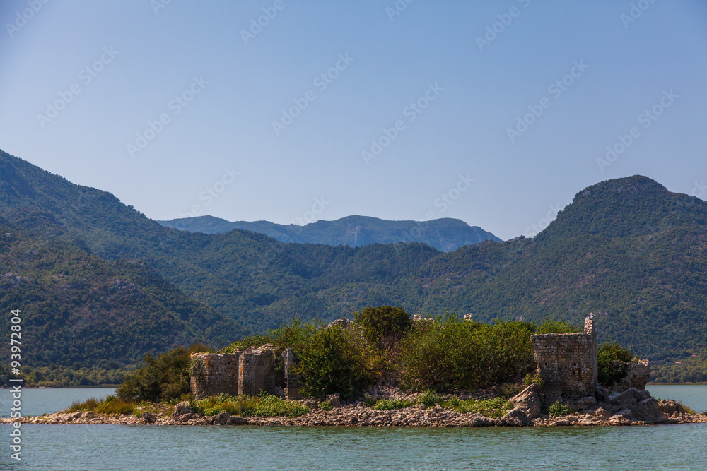 Island with the ruins of the fortress on the Skadar Lake