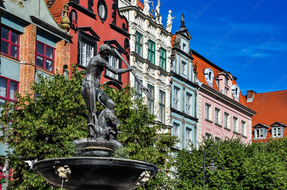 Fountain of Neptune, old town in Gdansk, Poland - obrazy, fototapety, plakaty 