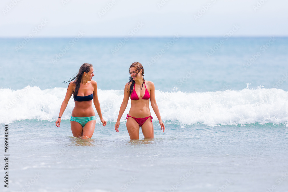 Fototapeta premium Running at the beach