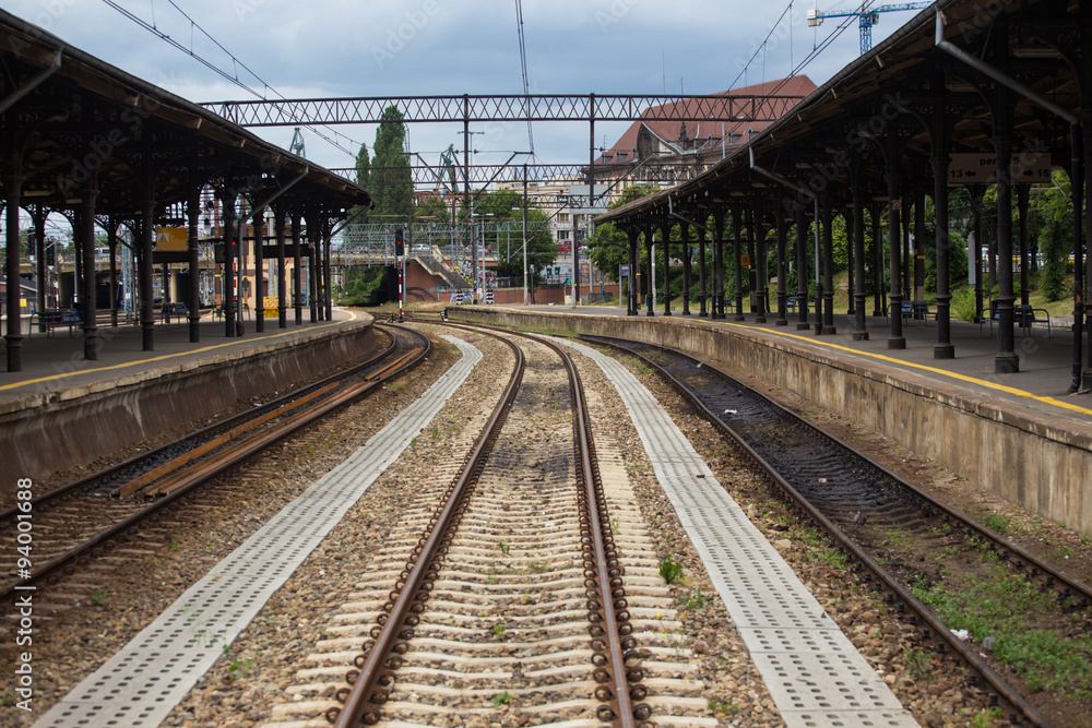 railway station tracks