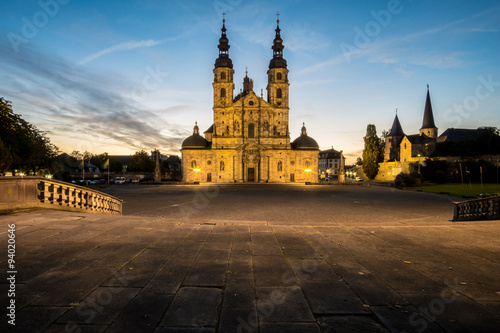 Dom mit Vorplatz und Michaelskirche