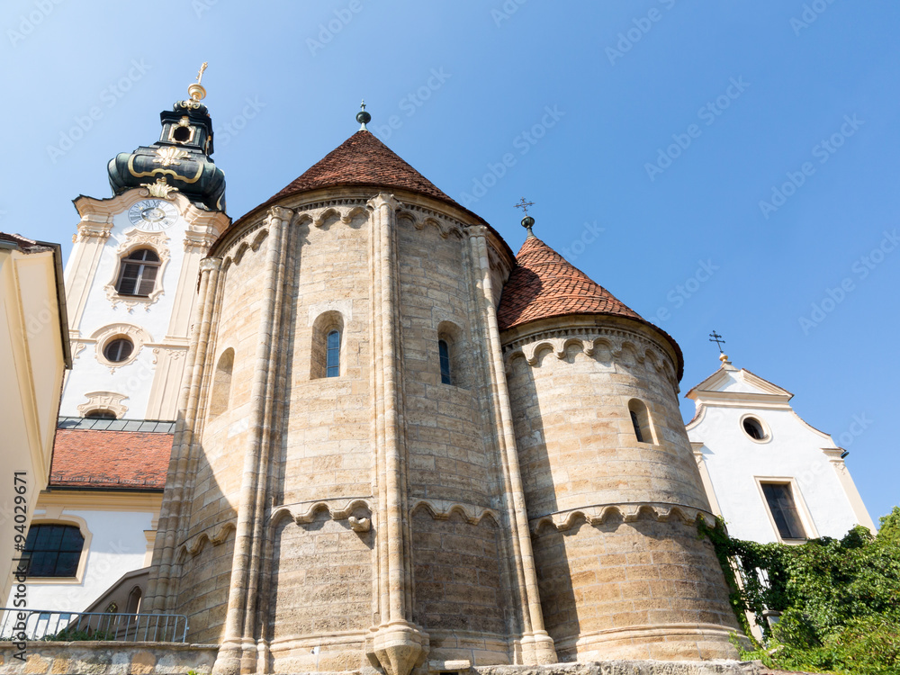 Blick auf Kirche, Karner und Pfarrhaus von Hartberg, Steiermark