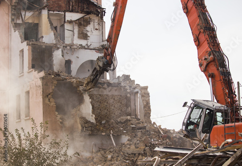 Démolition totale d'immeubles d'habitation