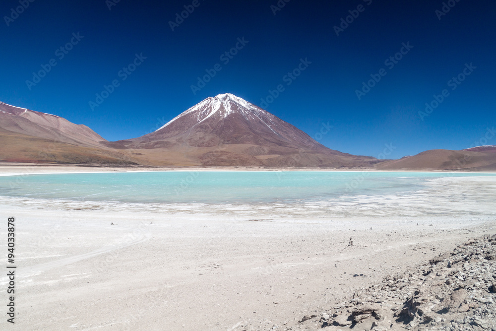Laguna Verde lake and Licancabur volcano in Reserva Nacional de Fauna Andina Eduardo Avaroa protected area, Bolivia Laguna Verde lake and Licancabur volcano in Reserva Nacional de Fauna Andina Eduardo Avaroa protected area, Bolivia