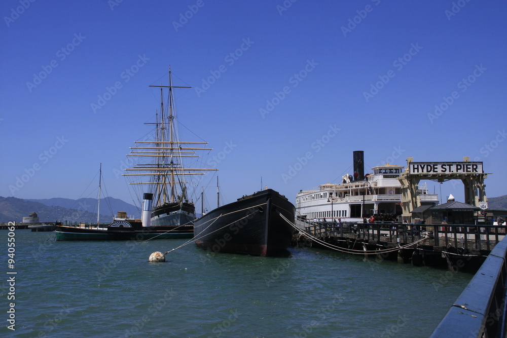 bateau au port de San Francisco bateau au port de San Francisco