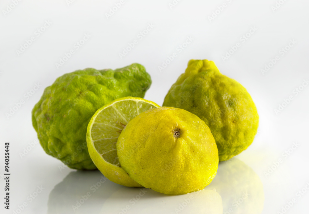 Obraz premium Bergamot fruit on gray background