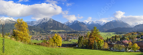 idyllische Herbststimmung im Oberallgäu #94057893