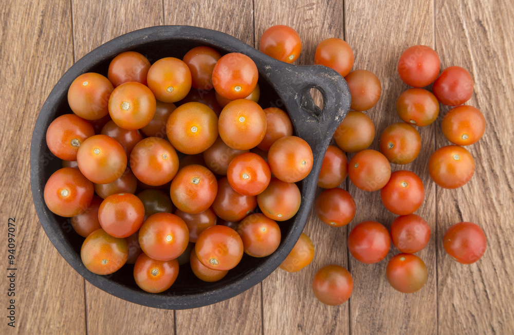 Tomates cherry o tomate cereza - Lycopersicum Tomates cherry o tomate cereza - Lycopersicum